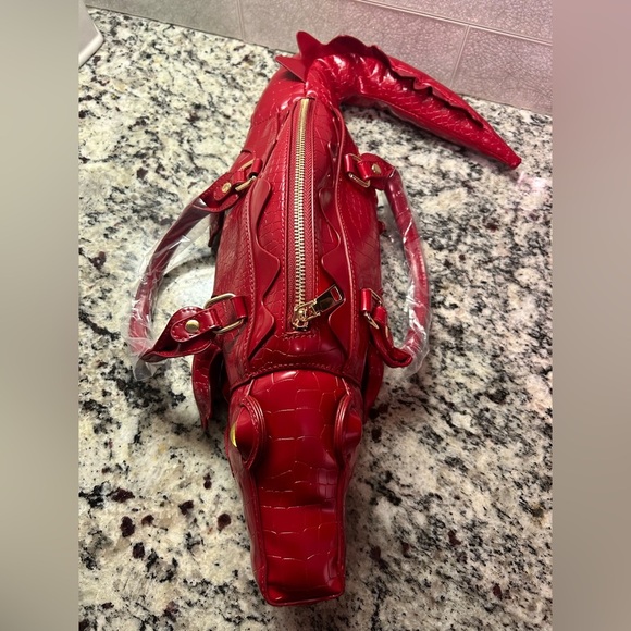 Alligator-Print 🐊❤️ Women’s Red Handbag NEW WITH TAGS w/ Detachable Strap - Picture 3 of 8
